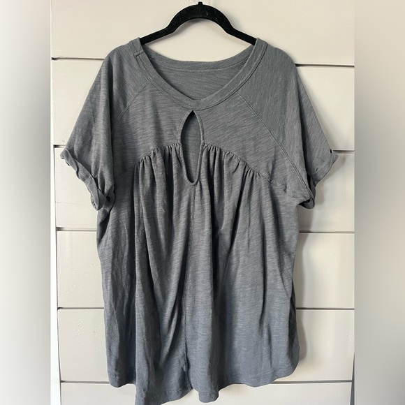 AMERICAN EAGLE keyhole back knit gray hi lo oversized top size S - Picture 2 of 4